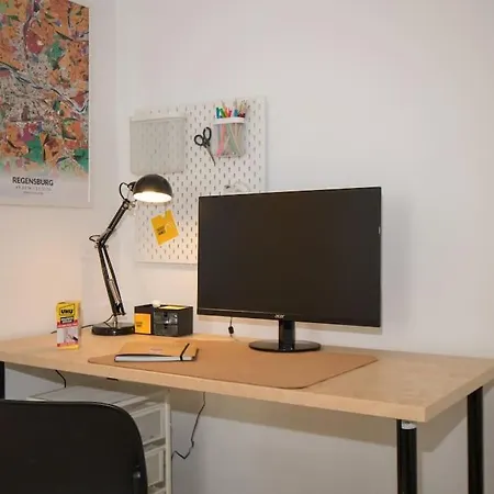 Grosse. Moderne. Zentrale