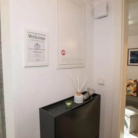 Grosse. Moderne. Zentrale