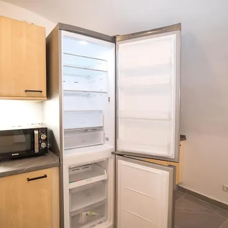 Grosse. Moderne. Zentrale * Lappersdorf (Regensburg)