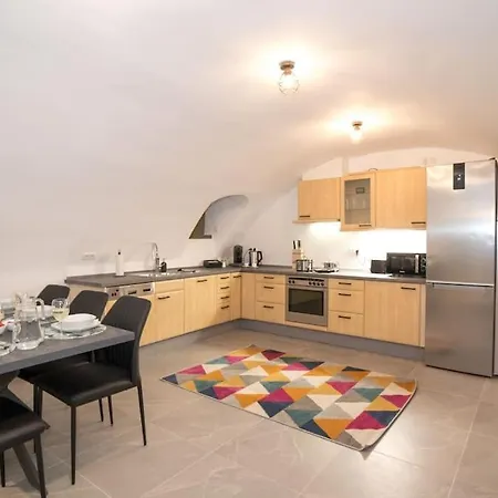 Grosse. Moderne. Zentrale * Lappersdorf (Regensburg)